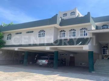 Casa · 618m² · 6 Recámaras · 12 Estacionamientos · Casa en Venta en Punta Sam, Cancun