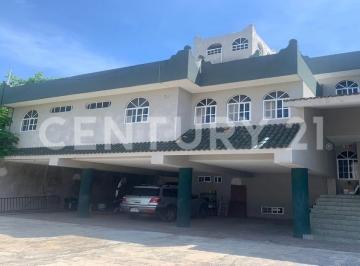 Casa · 618m² · 6 Recámaras · 12 Estacionamientos · Casa en Venta en Punta Sam, Cancun