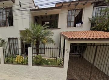 Casa de 3 habitaciones, Xalapa · Hermosa Casa en Excelente Ubicación, Ideal Para Crecer Tu Patrimonio con Alta Plusvalía