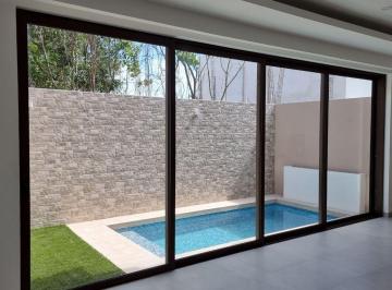 Casa de 4 habitaciones, Benito Juárez · Casa de Tres Niveles con Alberca Privada, en Venta, Rio Residencial, Cancún