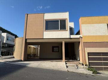 Casa de 3 habitaciones, Monterrey · Casa en Renta Moretta