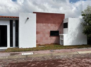 Casa · 75m² · 2 Recámaras · 2 Estacionamientos · Casa de Una Planta Dentro de Fracc. Ciudad Maderas, La Montaña