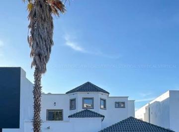 Casa · 360m² · 3 Recámaras · 2 Estacionamientos · Casa en Valle del Angel