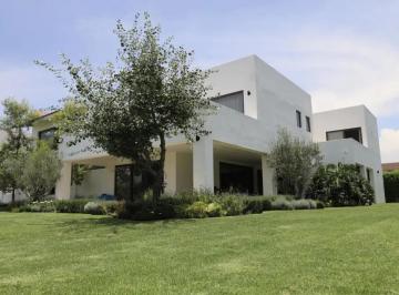1 · Casa Venta en Fraccionamiento El Campanario