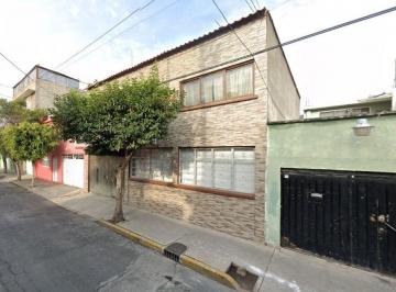 Casa de 4 habitaciones, Venustiano Carranza · Venta de Casa en Venustiano Carranza, Ciudad de México.