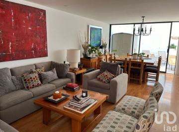 Casa · 204m² · 3 Recámaras · 3 Estacionamientos · Casa en Venta en Olivar de Los Padres