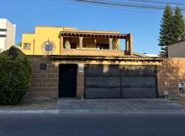Casa · 460m² · 3 Recámaras · 3 Estacionamientos · Casa en Venta o Renta Fraccionamiento "Villas del Meson" Juriquilla Queretaro