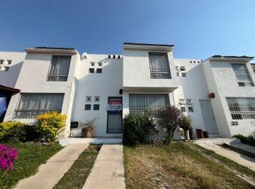 Casa de 3 habitaciones, Corregidora · Casa en Venta en Corregidora Misión Mariana a Pie de Calle