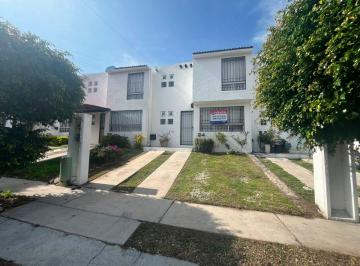 Casa de 3 habitaciones, Corregidora · Casa en Venta en Misión Mariana en Corregidora a Pie de Calle