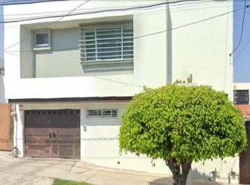 Casa de 3 habitaciones, León · ¡Oportunidad! Casa en Valle del Campestre, León: La Zona Más Exclusiva, Segura y de Mayor Estatus
