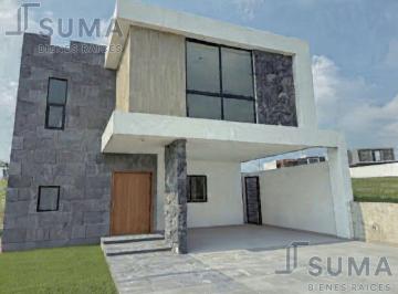 Casa · 217m² · 4 Recámaras · 2 Estacionamientos · Casa en Venta en Fracc. Lomas del Dorado, Boca del Rio Veracruz. con Recámara en Planta Baja.