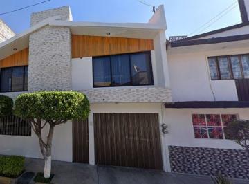 Casa de 3 habitaciones, Nezahualcóyotl · Venta de Casa en Col. Villada, Nezahualcoyotl, Estado de México.