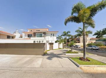 Casa de 6 habitaciones, Zapopan · Casa en Venta en Fracc. Bugambilias Zapopan Jalisco