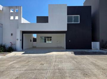 Casa de 4 habitaciones, Medellín · Casa en Venta Nueva en Fracc Las Palmas