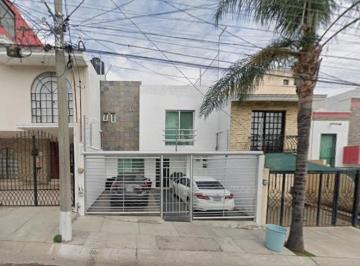 Casa de 3 habitaciones, San Pedro Tlaquepaque · Casa en Venta en El Tapatio San Pedro Tlaquepaque Jalisco