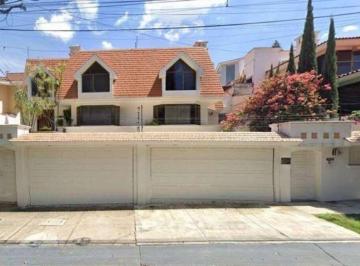Casa de 6 habitaciones, Zapopan · Venta de Casa en Zapopan Jalisco Loma Real Av Naciones Unidas