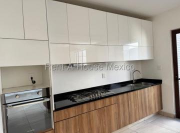 Casa en condominio de 3 habitaciones, El Marqués · Casa con 3 Recámaras y 146 m² en Renta en Zibatá