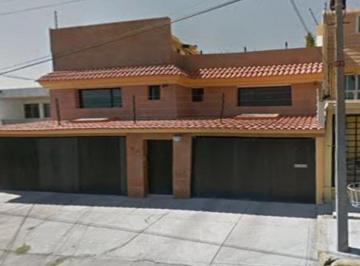 Casa de 5 habitaciones, Naucalpan de Juárez · Venta de Casa en Edo. Mex. Naucalpan de Juárez Col. Ciudad Satélite, José Escandón
