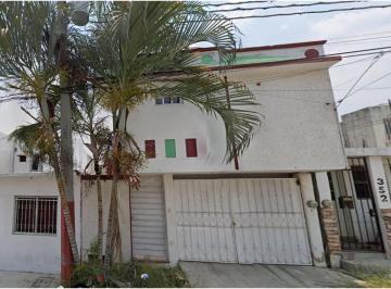 Casa de 3 habitaciones, Tuxtla Gutiérrez · Venta de Casa en Tuxtla Gutierrez Chiapas, Laguna 356 Col El Campanario.