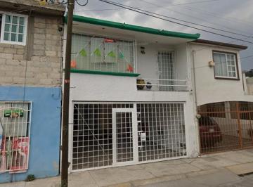 Casa · 108m² · 2 Recámaras · 2 Estacionamientos · Casa en Venta en Toluca Villas Santin
