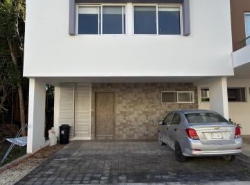 Casa · 120m² · 3 Recámaras · Casa - Cancún Centro