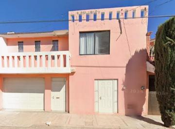 Casa de 4 habitaciones, Durango · Casa en Venta en Fracc. Jardines de Durango