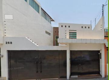 Casa de 3 habitaciones, León · ¡Oportunidad! Casa en Valle de León: Zona Norte, Conectividad Total y a Minutos del Parque Metropoli