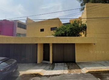 Casa de 4 habitaciones, Tlalpan · Venta de Casa en Cdmx Tlalpan Col. Vergel de Coyoacán, Valle de Bravo