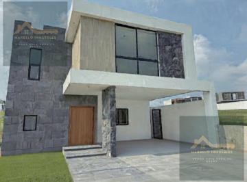 Casa · 230m² · 4 Recámaras · 2 Estacionamientos · Lomas del Dorado, Boca del Rio, Veracruz