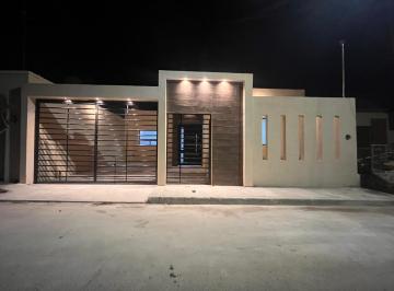 Casa · 123m² · 2 Recámaras · 2 Estacionamientos · Venta de Casa Habitacion en Col Arquitos de un Piso Ubicacion Centrica