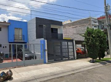 Casa de 3 habitaciones, Guadalajara · Casa en Venta en Adalberto Navarro Sanchez, Los Arrayanes, Guadalajara Jalisco