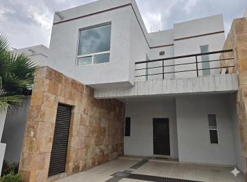 Casa de 3 habitaciones, Saltillo · Casa en Renta Al Norte
