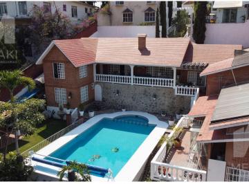 Casa · 502m² · 5 Recámaras · 2 Estacionamientos · Casa en La Pradera Cuernavaca