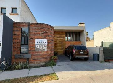 Casa en condominio de 3 habitaciones, León · Casa en Venta en El Mayorazgo