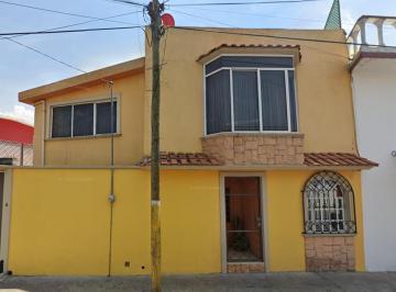 Casa de 3 habitaciones, Texcoco · Casa con 3 Recámaras y 214 m² Superficie de Terreno en Venta
