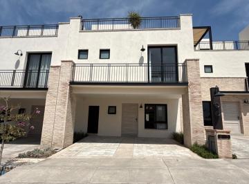 Casa en condominio · 195m² · 3 Recámaras · 2 Estacionamientos · Casa en Venta El Salitre - (4)