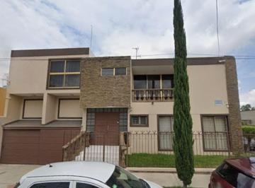 Casa de 4 habitaciones, Guadalajara · Venta Casa Mesones Jarnidnes del Country Guadalajara Jal.