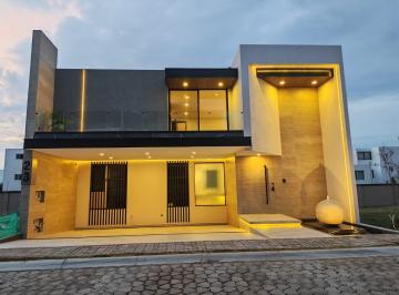 Casa · 376m² · 4 Recámaras · 3 Estacionamientos · Casa - Lomas 2