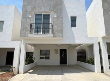 Casa · 154m² · 2 Recámaras · 2 Estacionamientos · Se Renta Casa Amueblada en Saratoga Resindencial