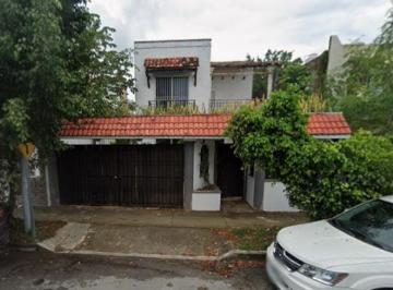 Casa de 3 habitaciones, Solidaridad · Venta de Casa en Col. La Toscana, Quintana Roo