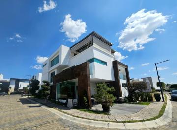 Casa · 397m² · 4 Recámaras · 2 Estacionamientos · Casa en Esquina Lomas de Angelopolis $6,500,000 Parque Michoacan