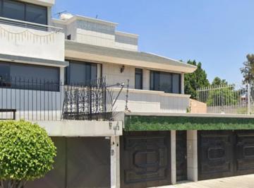 Casa de 4 habitaciones, Coyoacán · Venta de Casa en Paseo del Rio Paseo de Taxqueña