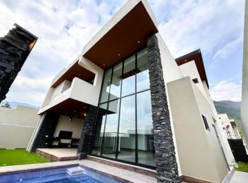 Casa de 5 habitaciones, Monterrey · Residencia en Venta en Club de Golf La Herradura