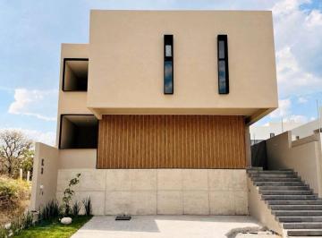 Casa · 295m² · 4 Recámaras · 3 Estacionamientos · Casa - Residencial El Molino