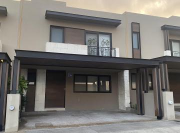 Casa en condominio · 176m² · 3 Recámaras · 2 Estacionamientos · Casa en Renta en Villa Magna