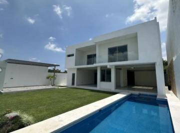 Casa · 550m² · 3 Recámaras · 2 Estacionamientos · Casa en Fraccionamiento en El Mascareño Cuernavaca - Maz - 2640 - Fr