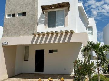 Casa · 300m² · 3 Recámaras · 2 Estacionamientos · Casa en Almarena