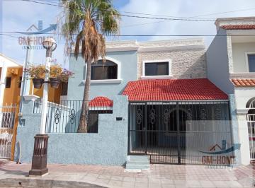 Casa · 300m² · 3 Recámaras · 1 Estacionamiento · Casa en Centro Histórico, Mazatlán, Sinaloa.