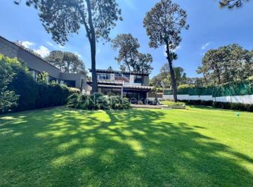 Casa en condominio de 4 habitaciones, Valle de Bravo · Casa en Condominio en El Centro de Avándaro