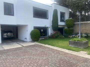 Casa · 300m² · 4 Recámaras · 2 Estacionamientos · Casa en Renta en Metepec